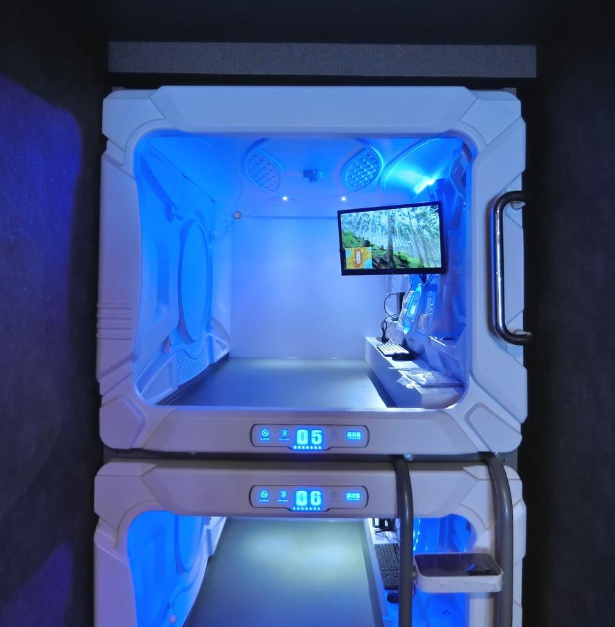 Capsule Hotel Manyudo Kyoto Eksteriør billede